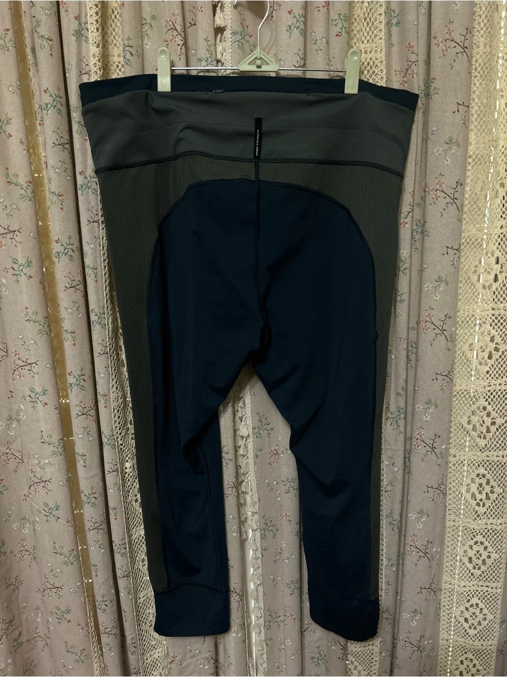 Athleta x Allyson Felix Crop Leggings 3X Navy Mesh Panel Capri‎ Leggings